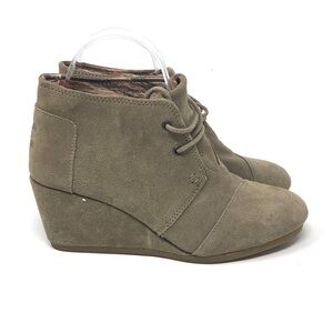 TOMS Suede Lace Up Wedge Booties Taupe Women’s 7.5